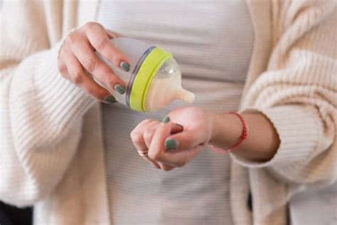 test baby bottle milk temperature|warming baby bottle temperature.